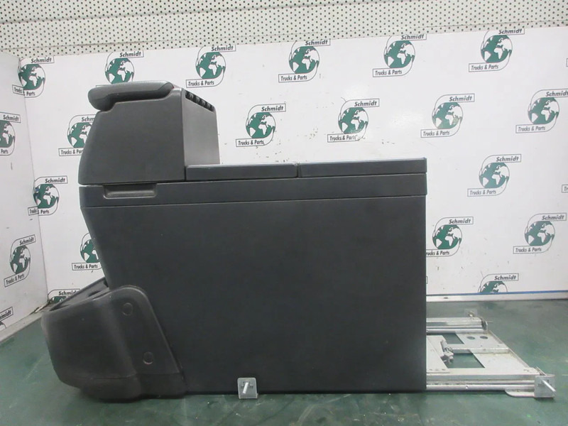 Iveco 5801710338 KOELKAST IVECO HI WAY EURO 6 MODEL 2018 - Sistema elettrico per Camion: foto 4 Iveco 5801710338 KOELKAST IVECO HI WAY EURO 6 MODEL 2018 - Sistema elettrico per Camion: foto 4