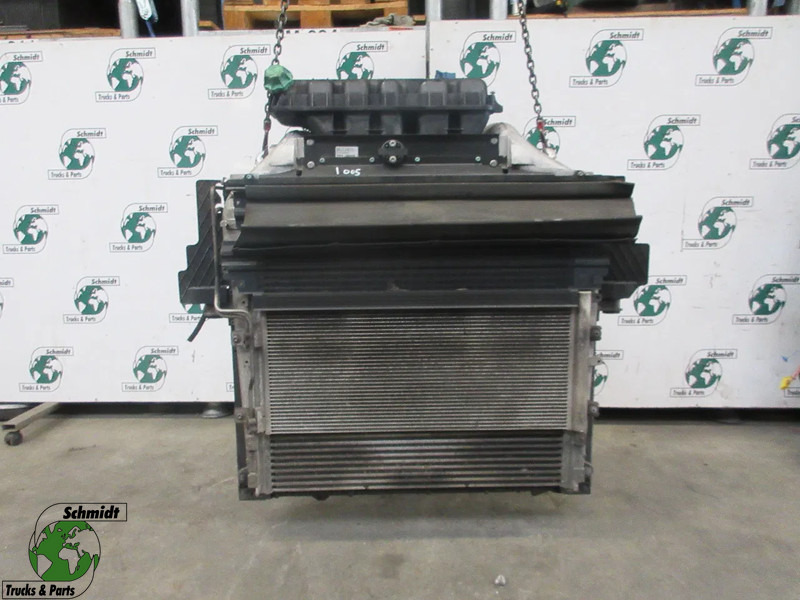 MAN 81.06101-6812 // 81.06130-0240 RADIATEUR INTERCOOLER 18.430 TGS /2023 - Radiatore per Camion: foto 1 MAN 81.06101-6812 // 81.06130-0240 RADIATEUR INTERCOOLER 18.430 TGS /2023 - Radiatore per Camion: foto 1
