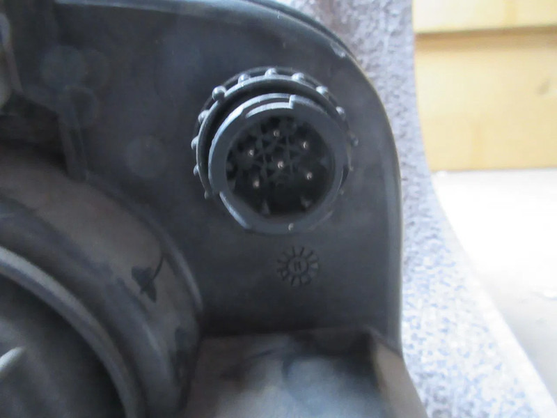 Mercedes-Benz A 973 820 24 61 KOPLAMP MERCEDES ATEGO EURO 5 LINKS - Fanale per Camion: foto 5 Mercedes-Benz A 973 820 24 61 KOPLAMP MERCEDES ATEGO EURO 5 LINKS - Fanale per Camion: foto 5