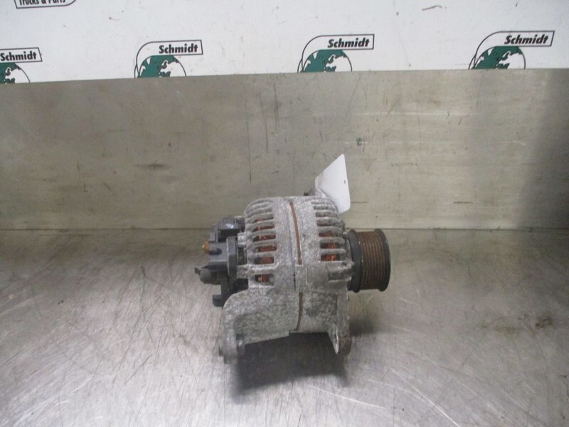 Renault T SERIE 21304674 DYNAMO - Alternatore per Camion: foto 2 Renault T SERIE 21304674 DYNAMO - Alternatore per Camion: foto 2