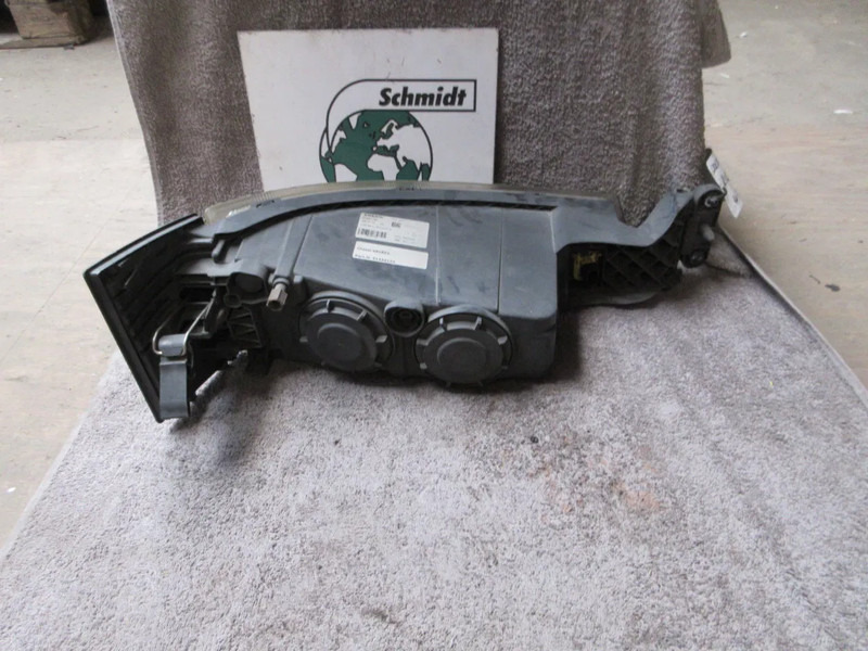 Volvo 21221152 MISTLAMP VOLVO FH SERIE EURO 6 MODEL 2020 - Fendinebbia per Camion: foto 3 Volvo 21221152 MISTLAMP VOLVO FH SERIE EURO 6 MODEL 2020 - Fendinebbia per Camion: foto 3