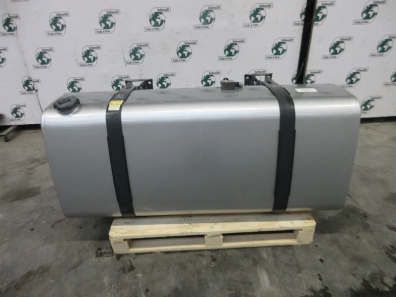 Volvo 2156455 DIESELTANK VOLVO FM 420 EURO 6 MODEL 2018 - Serbatoio carburante per Camion: foto 4 Volvo 2156455 DIESELTANK VOLVO FM 420 EURO 6 MODEL 2018 - Serbatoio carburante per Camion: foto 4