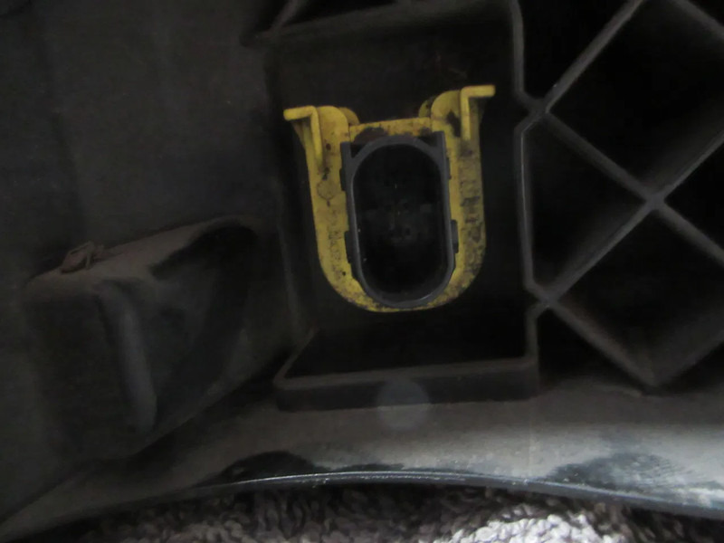 Volvo 82140763 MISTLAMP VOLVO FH SERIE EURO 6 - Fendinebbia per Camion: foto 5 Volvo 82140763 MISTLAMP VOLVO FH SERIE EURO 6 - Fendinebbia per Camion: foto 5