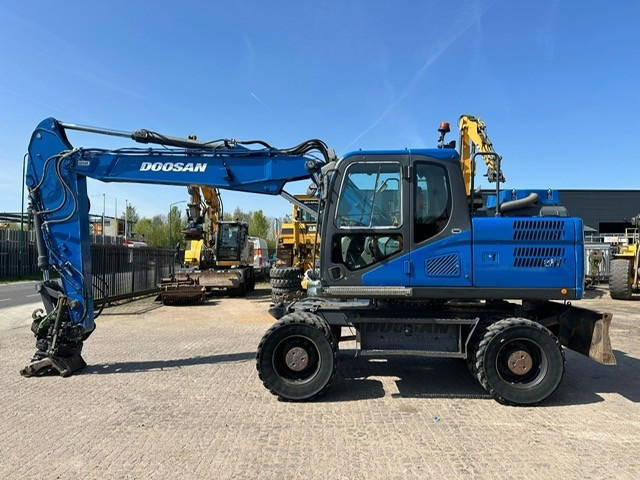Doosan DX170W - Escavatore gommato: foto 1 Doosan DX170W - Escavatore gommato: foto 1