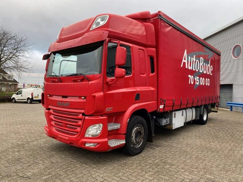 DAF CF400 / CURTAIN SAILS / BIG PLATFORM 2500 KG / DEB / NAVI / FULL-AIR / LWDS / ACC / AUTOMATIC / EURO-6 / 2015 - Autocarro furgonato: foto 1 DAF CF400 / CURTAIN SAILS / BIG PLATFORM 2500 KG / DEB / NAVI / FULL-AIR / LWDS / ACC / AUTOMATIC / EURO-6 / 2015 - Autocarro furgonato: foto 1