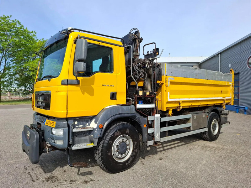 MAN TGM 18.250 / 4X4 / NL TRUCK / TUV:30-04-2026 / 118783 KM / HMF 1110 K2 / ROTATOR / GOOD TYRES / FULL-STEEL / DRUM BRAKES / MANUA - Autocarro ribaltabile, Camion con gru: foto 3 MAN TGM 18.250 / 4X4 / NL TRUCK / TUV:30-04-2026 / 118783 KM / HMF 1110 K2 / ROTATOR / GOOD TYRES / FULL-STEEL / DRUM BRAKES / MANUA - Autocarro ribaltabile, Camion con gru: foto 3