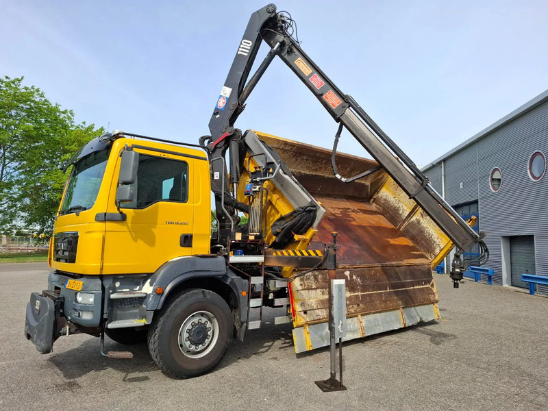 MAN TGM 18.250 / 4X4 / NL TRUCK / TUV:30-04-2026 / 118783 KM / HMF 1110 K2 / ROTATOR / GOOD TYRES / FULL-STEEL / DRUM BRAKES / MANUA - Autocarro ribaltabile, Camion con gru: foto 2 MAN TGM 18.250 / 4X4 / NL TRUCK / TUV:30-04-2026 / 118783 KM / HMF 1110 K2 / ROTATOR / GOOD TYRES / FULL-STEEL / DRUM BRAKES / MANUA - Autocarro ribaltabile, Camion con gru: foto 2