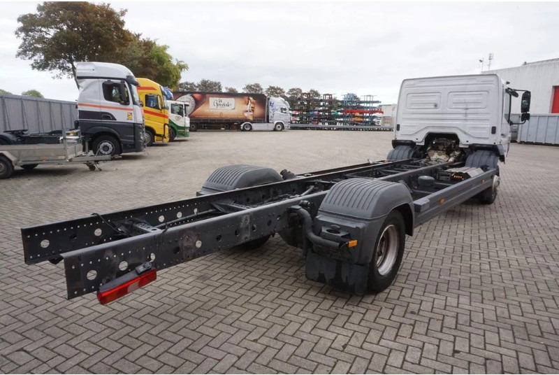 Mercedes-Benz ATEGO 1221 / ENGINE RUNNING / ONLY:253095 KM / AUTOMATIC / EURO-6 / 2017 - Autocarro telaio: foto 4 Mercedes-Benz ATEGO 1221 / ENGINE RUNNING / ONLY:253095 KM / AUTOMATIC / EURO-6 / 2017 - Autocarro telaio: foto 4
