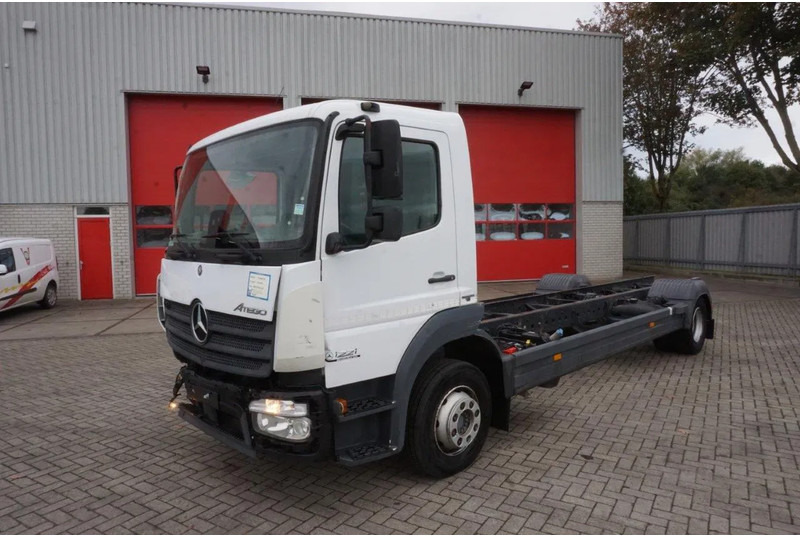Mercedes-Benz ATEGO 1221 / ENGINE RUNNING / ONLY:253095 KM / AUTOMATIC / EURO-6 / 2017 - Autocarro telaio: foto 1 Mercedes-Benz ATEGO 1221 / ENGINE RUNNING / ONLY:253095 KM / AUTOMATIC / EURO-6 / 2017 - Autocarro telaio: foto 1