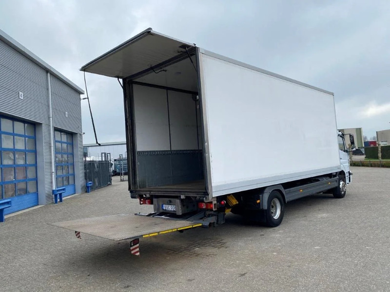 Mercedes-Benz ATEGO 1624 / AUTOMATIC / CLOSED BOX / SIDE DOORS / AIRCO / LWDS / FCW / EURO-6 / 2016 - Autocarro furgonato: foto 4 Mercedes-Benz ATEGO 1624 / AUTOMATIC / CLOSED BOX / SIDE DOORS / AIRCO / LWDS / FCW / EURO-6 / 2016 - Autocarro furgonato: foto 4