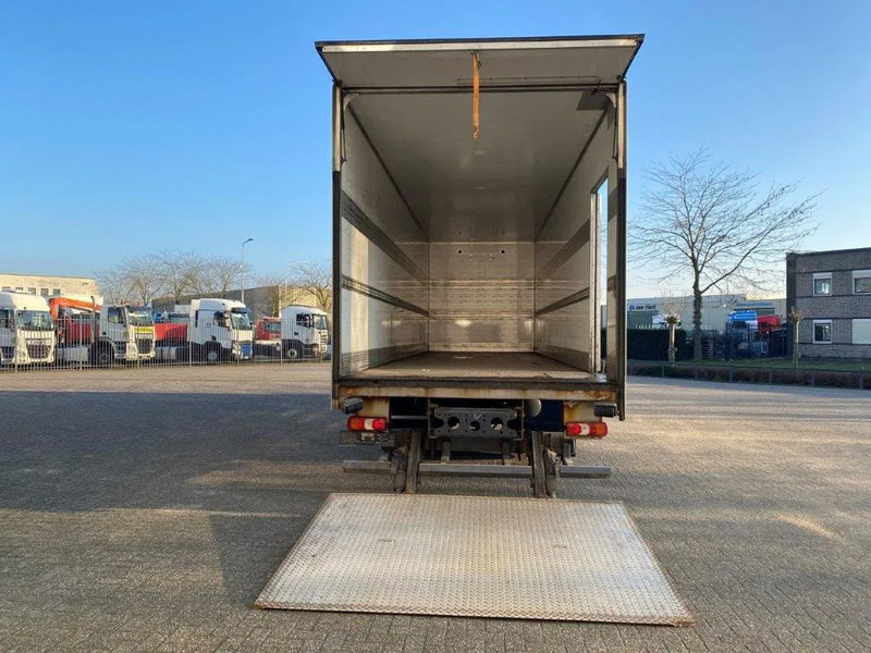 Mercedes-Benz Antos 2533 / LIFT AXLE / HEATED CLOSED BOX / PLATFORM 2000 KG / ONLY:506959 KM / SIDE DOOR / AUTOMATIC / EURO-6 / 2019 - Autocarro furgonato: foto 5 Mercedes-Benz Antos 2533 / LIFT AXLE / HEATED CLOSED BOX / PLATFORM 2000 KG / ONLY:506959 KM / SIDE DOOR / AUTOMATIC / EURO-6 / 2019 - Autocarro furgonato: foto 5