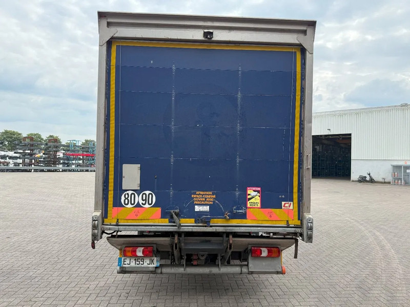 Mercedes-Benz Atego 1218 / ENGINE RUNNING / ONLY:204997 KM / CLOSED BOX / PLATFORM 1500KG / LWDS / AIRCO / AUTOMATIC / EURO-6 / 2017 - Autocarro furgonato: foto 4 Mercedes-Benz Atego 1218 / ENGINE RUNNING / ONLY:204997 KM / CLOSED BOX / PLATFORM 1500KG / LWDS / AIRCO / AUTOMATIC / EURO-6 / 2017 - Autocarro furgonato: foto 4