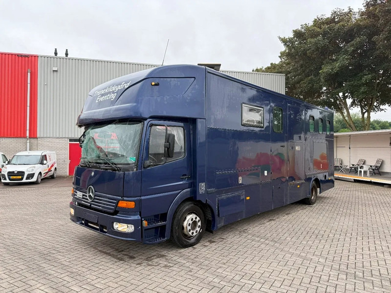 Mercedes-Benz Atego 1223 / ENGINE RUNNING / ONLY:159450 KM / HORSETRUCK / HEATED BOX / WATERTANK / LIVING ROOM / EURO-2 / MANUAL / 1998 - Van trasporto cavalli: foto 1 Mercedes-Benz Atego 1223 / ENGINE RUNNING / ONLY:159450 KM / HORSETRUCK / HEATED BOX / WATERTANK / LIVING ROOM / EURO-2 / MANUAL / 1998 - Van trasporto cavalli: foto 1