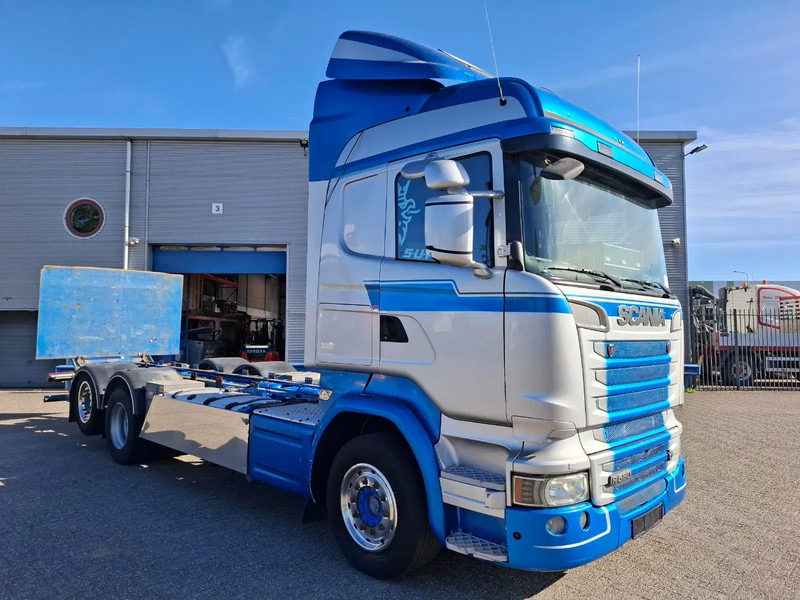 Scania R580 V8 / RETARDER / LIFT+LENKACHSE / FULL-AIR / PLATFORM 2000 KG / LEATHER / AIRCO / AUTOMATIC / EURO-6 / 2015 - Autocarro telaio: foto 2 Scania R580 V8 / RETARDER / LIFT+LENKACHSE / FULL-AIR / PLATFORM 2000 KG / LEATHER / AIRCO / AUTOMATIC / EURO-6 / 2015 - Autocarro telaio: foto 2