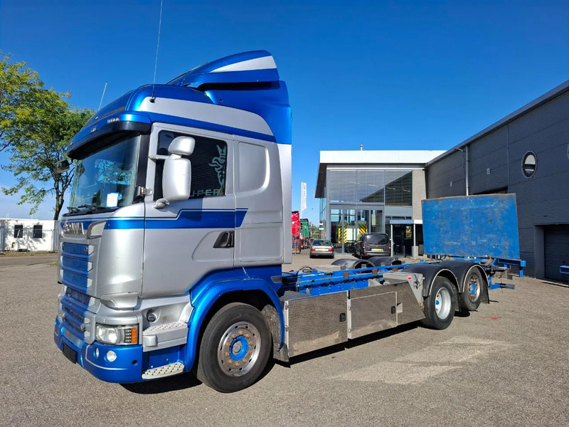 Scania R580 V8 / RETARDER / LIFT+LENKACHSE / FULL-AIR / PLATFORM 2000 KG / LEATHER / AIRCO / AUTOMATIC / EURO-6 / 2015 - Autocarro telaio: foto 1 Scania R580 V8 / RETARDER / LIFT+LENKACHSE / FULL-AIR / PLATFORM 2000 KG / LEATHER / AIRCO / AUTOMATIC / EURO-6 / 2015 - Autocarro telaio: foto 1