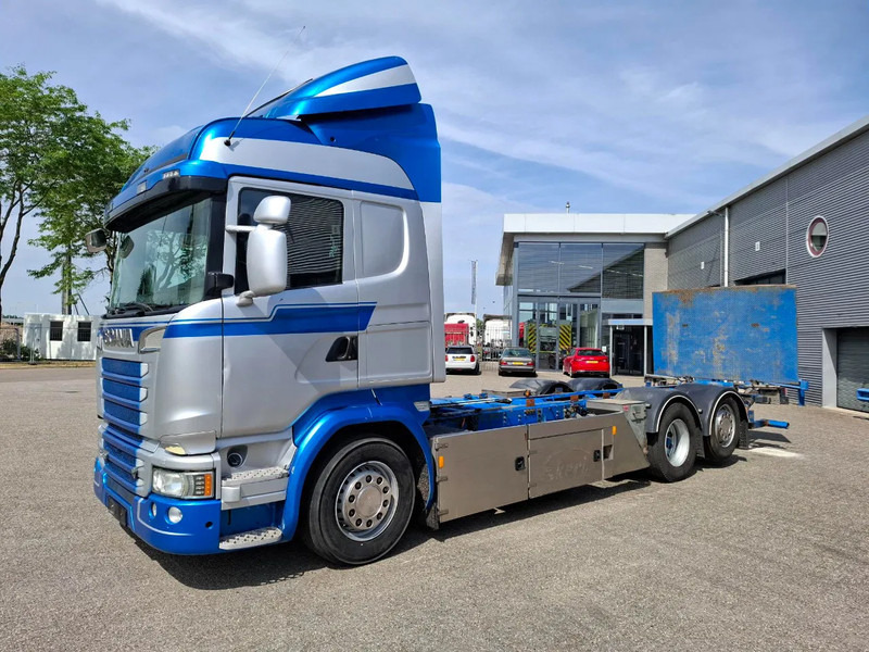 Scania R580 V8 / RETARDER / LIFT+LENKACHSE / FULL-AIR / PLATFORM 2000 KG / NAVI / LEATHER / AIRCO / AUTOMATIC / EURO-6 / 2014 - Autocarro telaio: foto 1 Scania R580 V8 / RETARDER / LIFT+LENKACHSE / FULL-AIR / PLATFORM 2000 KG / NAVI / LEATHER / AIRCO / AUTOMATIC / EURO-6 / 2014 - Autocarro telaio: foto 1
