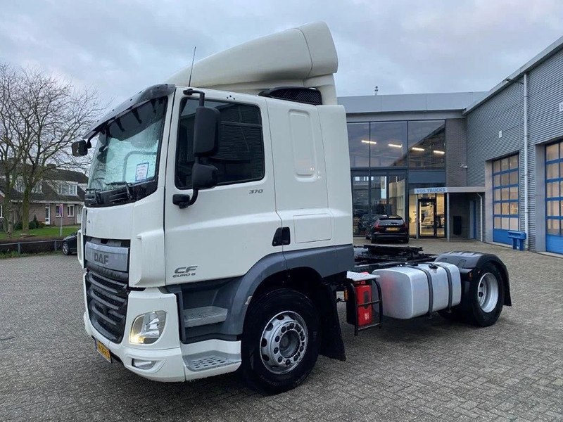 DAF CF370 / NICE CLEAN NL TRUCK / TYRES 80% / AUTOMATIC / EURO-6 / 2015 - Trattore stradale: foto 1 DAF CF370 / NICE CLEAN NL TRUCK / TYRES 80% / AUTOMATIC / EURO-6 / 2015 - Trattore stradale: foto 1