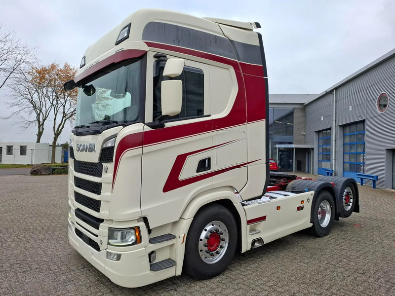 Scania NGS S650 V8 / RETARDER / 633397 KM / 9 TON FRONT AXELE / FULL-AIR / INLINER / FULL SPOILER / LEATHER / ALCOA / NAVI / FRIDGE / E - Trattore stradale: foto 1 Scania NGS S650 V8 / RETARDER / 633397 KM / 9 TON FRONT AXELE / FULL-AIR / INLINER / FULL SPOILER / LEATHER / ALCOA / NAVI / FRIDGE / E - Trattore stradale: foto 1