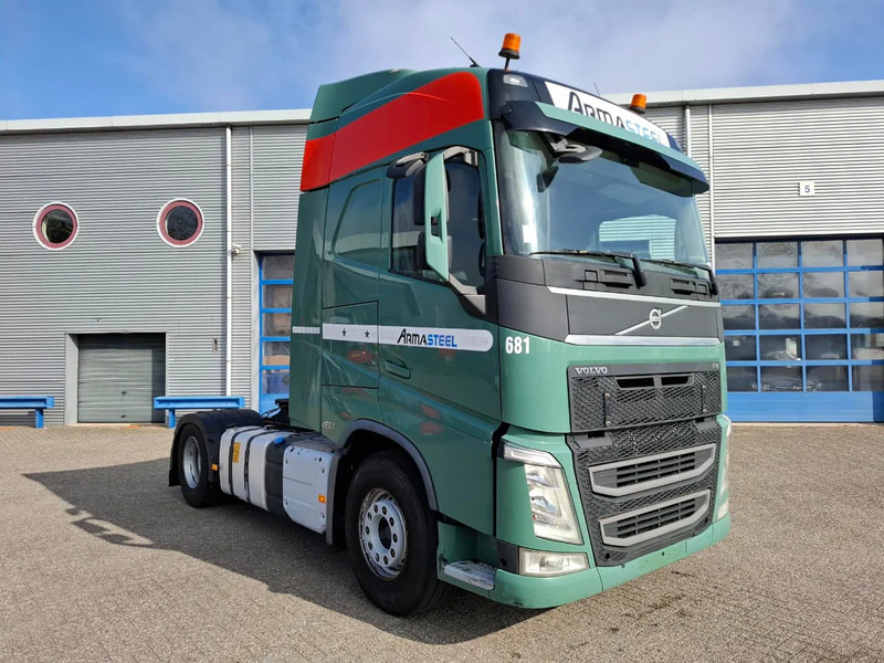 Volvo FH4-460 / VEB+ / DOUBLE TANK / FRIDGE / AIRCO / AUTOMATIC / EURO-6 / 2014 - Trattore stradale: foto 2 Volvo FH4-460 / VEB+ / DOUBLE TANK / FRIDGE / AIRCO / AUTOMATIC / EURO-6 / 2014 - Trattore stradale: foto 2