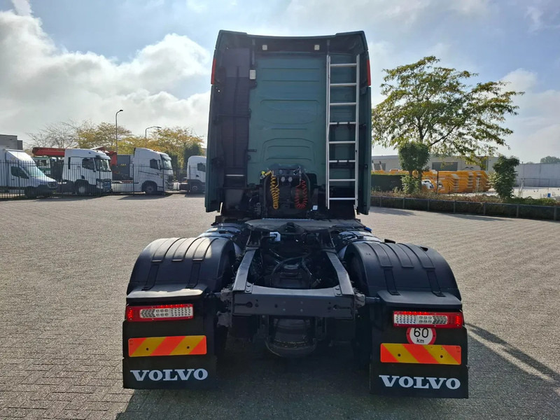 Volvo FH4-460 / VEB+ / DOUBLE TANK / FRIDGE / AIRCO / AUTOMATIC / EURO-6 / 2014 - Trattore stradale: foto 4 Volvo FH4-460 / VEB+ / DOUBLE TANK / FRIDGE / AIRCO / AUTOMATIC / EURO-6 / 2014 - Trattore stradale: foto 4