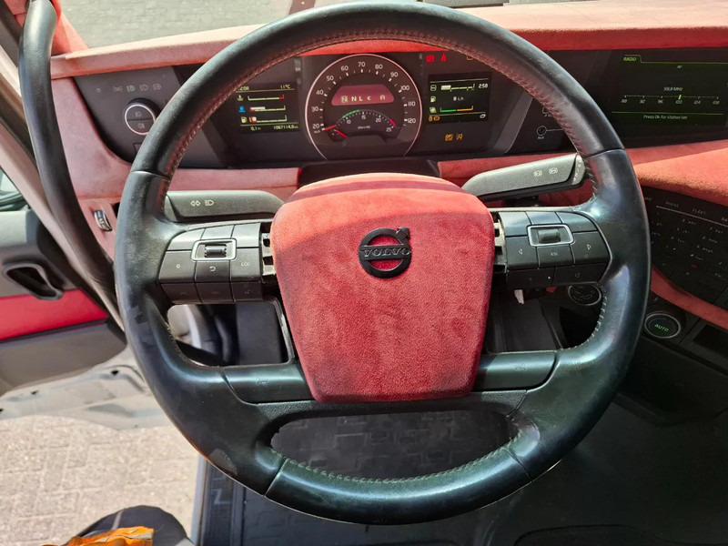 Trattore stradale Volvo FH4-460 / VEB+ / DOUBLE TANK / FRIDGE / AUTOMATIC / EURO-6 / 2018: foto 12