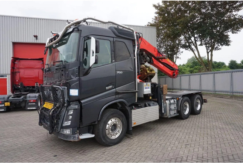 Volvo FH16-750 / ENGINE RUNNING / 6x4 / RETARDER / BIG AXLE / VEB+ / PALFINGER FD250 / EURO-6 / 2016 - Camion trasporto legname, Camion con gru: foto 2 Volvo FH16-750 / ENGINE RUNNING / 6x4 / RETARDER / BIG AXLE / VEB+ / PALFINGER FD250 / EURO-6 / 2016 - Camion trasporto legname, Camion con gru: foto 2