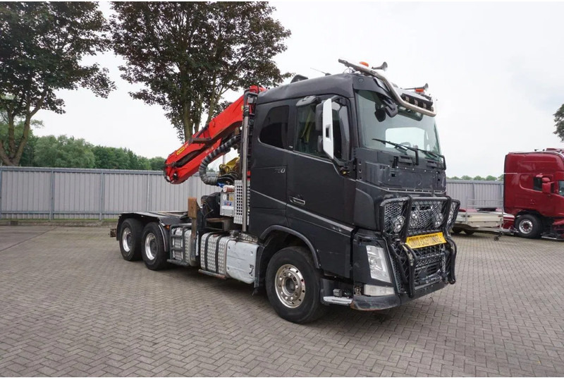 Volvo FH16-750 / ENGINE RUNNING / 6x4 / RETARDER / BIG AXLE / VEB+ / PALFINGER FD250 / EURO-6 / 2016 - Camion trasporto legname, Camion con gru: foto 3 Volvo FH16-750 / ENGINE RUNNING / 6x4 / RETARDER / BIG AXLE / VEB+ / PALFINGER FD250 / EURO-6 / 2016 - Camion trasporto legname, Camion con gru: foto 3