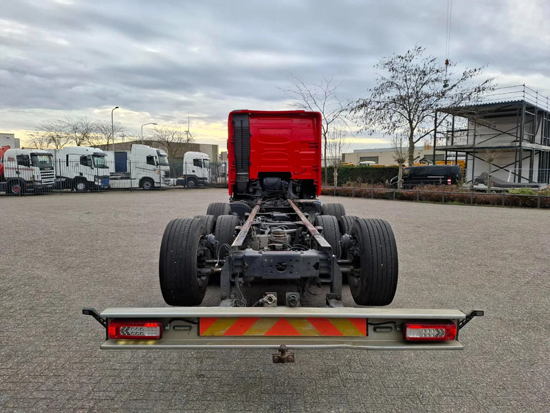 Volvo FH16-750 / VEB+ / ONLY:349761 KM / 9TON FRONT AXLE / INLINER / TECHNICAL 60TON / FULL-AIR / AUTOMATIC / EURO-6 / 2016 - Autocarro telaio: foto 4 Volvo FH16-750 / VEB+ / ONLY:349761 KM / 9TON FRONT AXLE / INLINER / TECHNICAL 60TON / FULL-AIR / AUTOMATIC / EURO-6 / 2016 - Autocarro telaio: foto 4