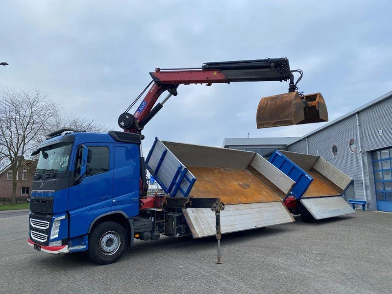 Volvo FH4-500 / HMF 3220K-RC / REMOTE / ROTATOR / 3SIDE TIPPER / DYNAMIC STEERING / ONLY:302623 KM / AUTOMATIC / EURO-6 / 2017 - Camion con gru: foto 2 Volvo FH4-500 / HMF 3220K-RC / REMOTE / ROTATOR / 3SIDE TIPPER / DYNAMIC STEERING / ONLY:302623 KM / AUTOMATIC / EURO-6 / 2017 - Camion con gru: foto 2