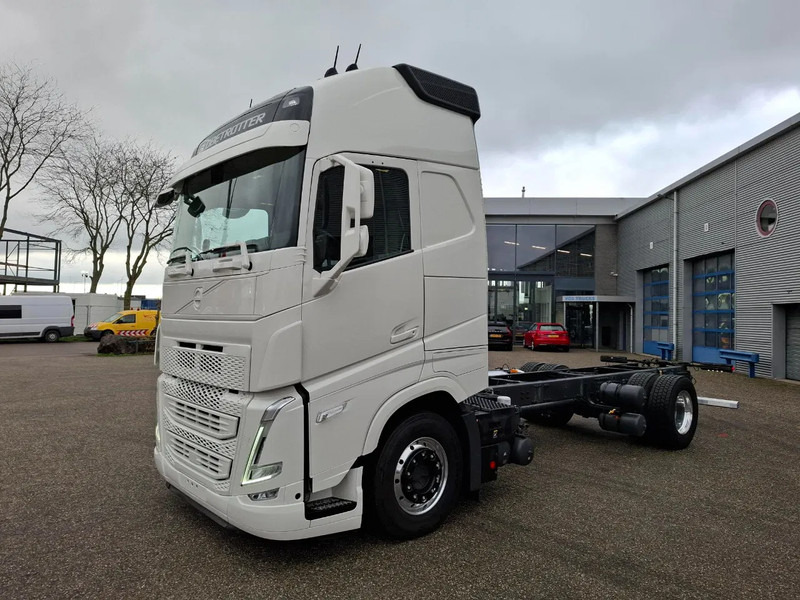 Volvo FH5-500 / XL / VEB+ / I-SAVE / I-PARKCOOL / ONLY:175784 KM / GERMAN TRUCK / FULL-AIR / WB:490 / ALCOA / LEATHER / 2023 - Autocarro telaio: foto 1 Volvo FH5-500 / XL / VEB+ / I-SAVE / I-PARKCOOL / ONLY:175784 KM / GERMAN TRUCK / FULL-AIR / WB:490 / ALCOA / LEATHER / 2023 - Autocarro telaio: foto 1