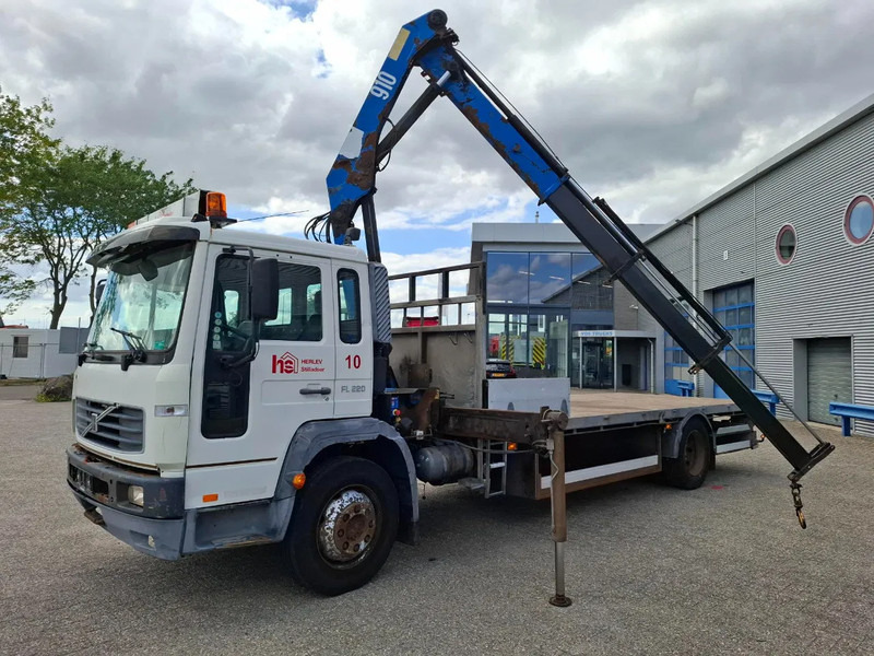 Volvo FL6-220 / HMF 910 / REMOTE / ONLY:493620 KM / AIRCO / FULL-AIR / MANUAL / EURO-3 / 2003 - Camion con gru: foto 1 Volvo FL6-220 / HMF 910 / REMOTE / ONLY:493620 KM / AIRCO / FULL-AIR / MANUAL / EURO-3 / 2003 - Camion con gru: foto 1