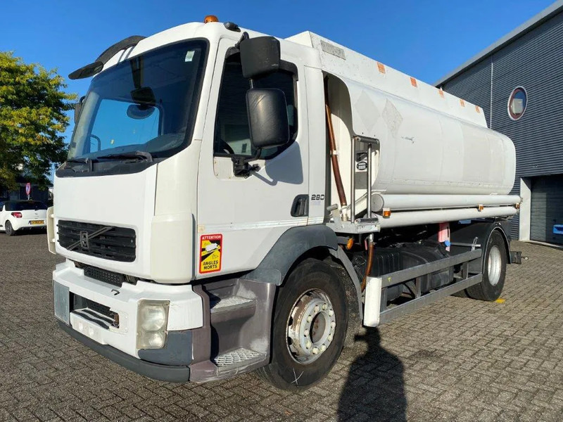Volvo FL7-290 / 5 COMPARTIMENTS / 13000 LITER TOTAL / PUMP / AUTOMATIC / EURO-5 / 2009 - Camion cisterna: foto 1 Volvo FL7-290 / 5 COMPARTIMENTS / 13000 LITER TOTAL / PUMP / AUTOMATIC / EURO-5 / 2009 - Camion cisterna: foto 1