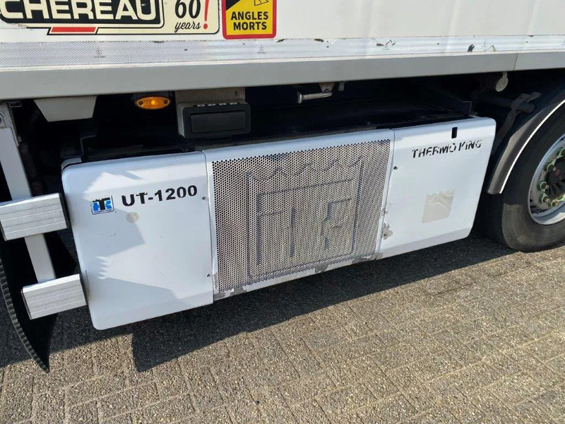 Autocarro frigorifero Volvo FM4-420 / COMPLETE COOL+FREEZE COMBI / CHEREAU / THROUGH-LOADING SYSTEM / 2XPLATFORM DHOLLANDIA / FREEZING LOCK / AUTOMATIC / EU: foto 20
