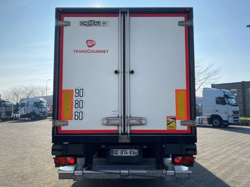 Volvo FM4-420 / COMPLETE COOL+FREEZE COMBI / CHEREAU / THROUGH-LOADING SYSTEM / 2XPLATFORM DHOLLANDIA / FREEZING LOCK / AUTOMATIC / EU - Autocarro frigorifero: foto 4 Volvo FM4-420 / COMPLETE COOL+FREEZE COMBI / CHEREAU / THROUGH-LOADING SYSTEM / 2XPLATFORM DHOLLANDIA / FREEZING LOCK / AUTOMATIC / EU - Autocarro frigorifero: foto 4