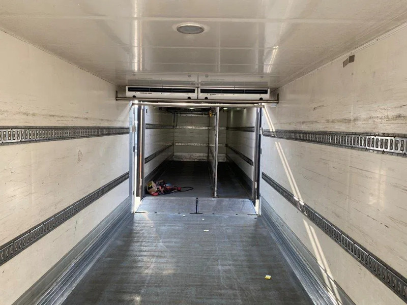 Autocarro frigorifero Volvo FM4-420 / COMPLETE COOL+FREEZE COMBI / CHEREAU / THROUGH-LOADING SYSTEM / 2XPLATFORM DHOLLANDIA / FREEZING LOCK / AUTOMATIC / EU: foto 6