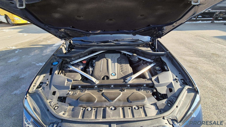 Autovettura BMW X5 M50D 3,0 294 kW: foto 16