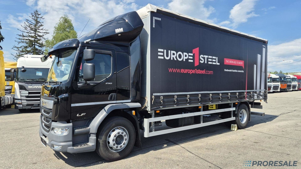 DAF LF 290 FA Sleeper Cab EURO 6 - valník s plachtou - Camion centinato: foto 2 DAF LF 290 FA Sleeper Cab EURO 6 - valník s plachtou - Camion centinato: foto 2