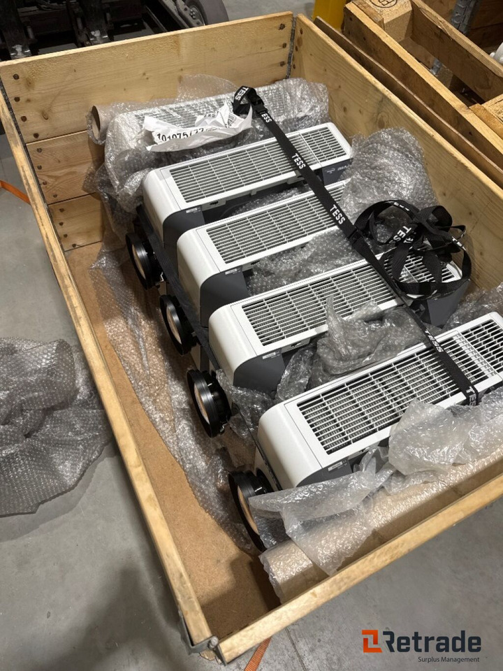 5 stk projektorer / projectors 5 pcs - Attrezzo/ Attrezzature: foto 1 5 stk projektorer / projectors 5 pcs - Attrezzo/ Attrezzature: foto 1