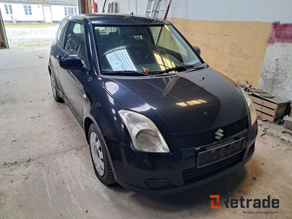 Bil Suzuki Swift 1,3 A/mt - Autovettura: foto 2 Bil Suzuki Swift 1,3 A/mt - Autovettura: foto 2