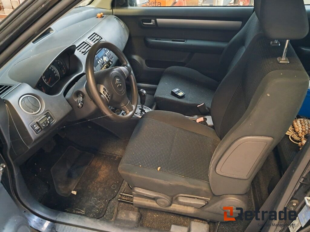 Bil Suzuki Swift 1,3 A/mt - Autovettura: foto 5 Bil Suzuki Swift 1,3 A/mt - Autovettura: foto 5