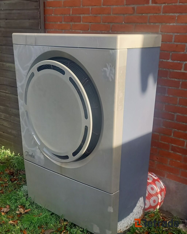 Danfoss Varme pumpe + vandbeholder. - Attrezzatura da costruzione: foto 1 Danfoss Varme pumpe + vandbeholder. - Attrezzatura da costruzione: foto 1