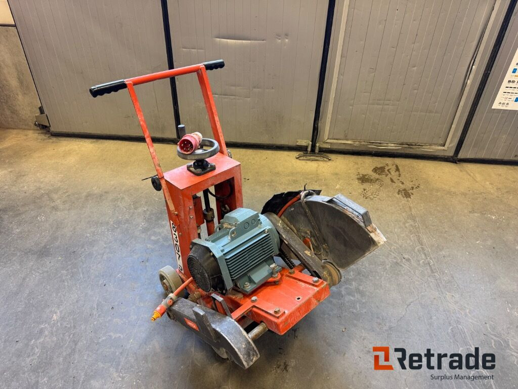 Golvsåg Husqvarna FS 600 E - Attrezzatura da costruzione: foto 5 Golvsåg Husqvarna FS 600 E - Attrezzatura da costruzione: foto 5