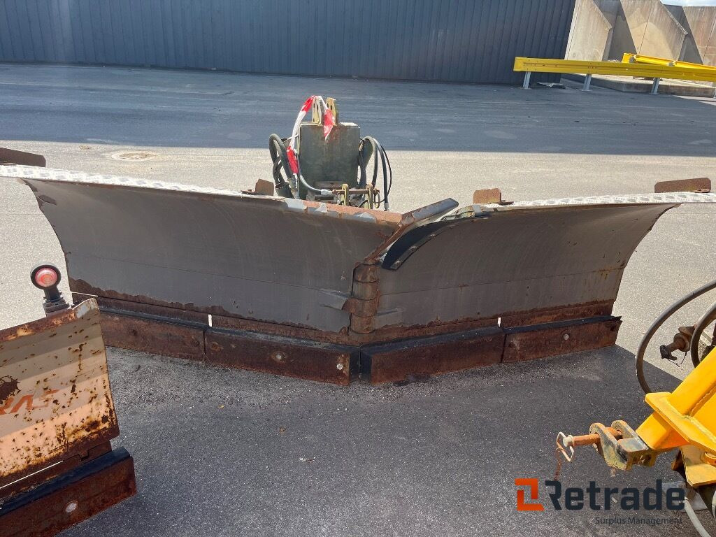 Holm KHV-2,8 V-plov til traktorfrontlift. - Attrezzatura da costruzione: foto 4 Holm KHV-2,8 V-plov til traktorfrontlift. - Attrezzatura da costruzione: foto 4