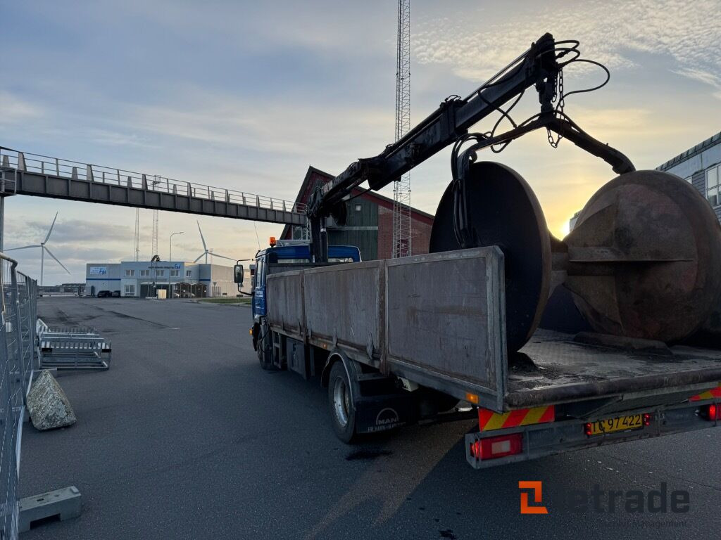 Kranbil VOLVO FL 612 - Autocarro con pianale/ Cassone fisso, Camion con gru: foto 4 Kranbil VOLVO FL 612 - Autocarro con pianale/ Cassone fisso, Camion con gru: foto 4