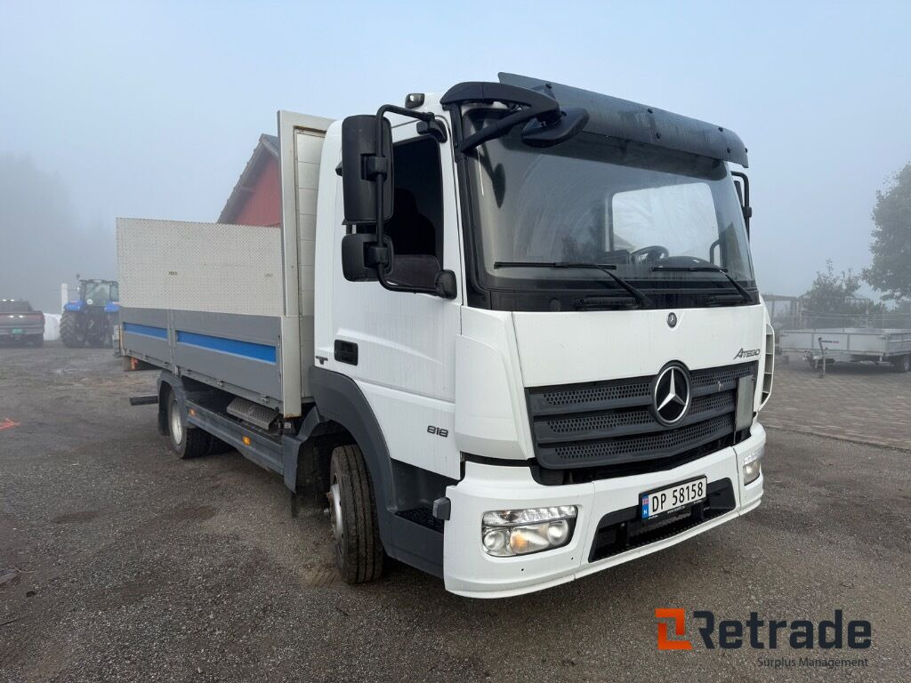 Lastebil Mercedes-Benz Atego EURO 6 Lav kilometer stand med baklem leveres ferdig EU - Autocarro con pianale/ Cassone fisso: foto 3 Lastebil Mercedes-Benz Atego EURO 6 Lav kilometer stand med baklem leveres ferdig EU - Autocarro con pianale/ Cassone fisso: foto 3