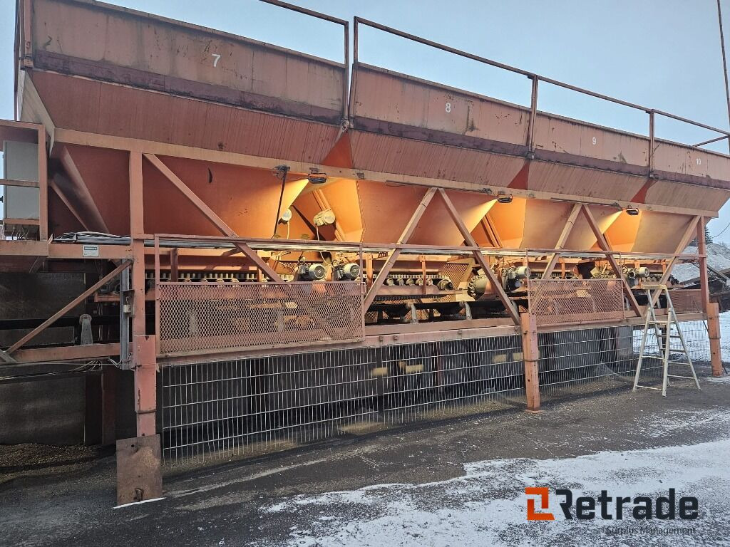 2 x Feeders Amomatic 8 pcs Silo VS 150 - Macchina da cantiere: foto 2 2 x Feeders Amomatic 8 pcs Silo VS 150 - Macchina da cantiere: foto 2