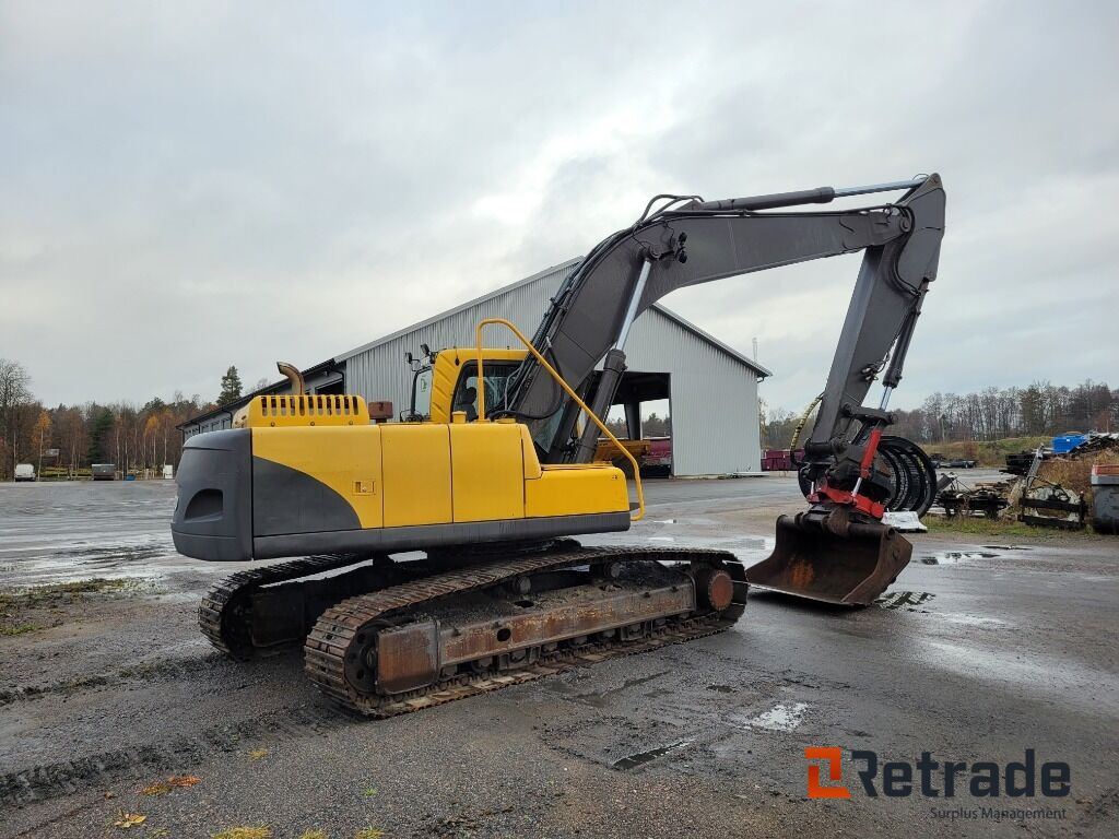 Grävmaskin Volvo EC 240B NLC med tiltrotator och redskap - Macchina da cantiere: foto 4 Grävmaskin Volvo EC 240B NLC med tiltrotator och redskap - Macchina da cantiere: foto 4