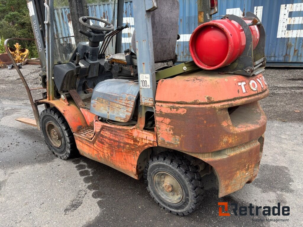 Toyota FGF 25 gass truck - Macchinario industriale: foto 3 Toyota FGF 25 gass truck - Macchinario industriale: foto 3