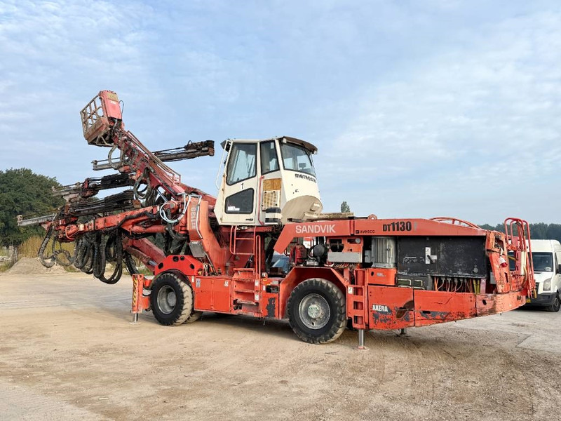 Sandvik DT1130-SC - 3x TB150 Drill Boom + Basket Boom - Perforatrice: foto 4 Sandvik DT1130-SC - 3x TB150 Drill Boom + Basket Boom - Perforatrice: foto 4