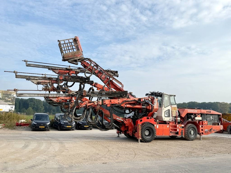Sandvik DT1130-SC - 3x TB150 Drill Boom + Basket Boom - Perforatrice: foto 2 Sandvik DT1130-SC - 3x TB150 Drill Boom + Basket Boom - Perforatrice: foto 2